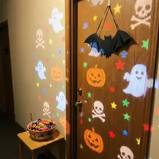 Puerta del apartamento proyectada para el dulce o truco